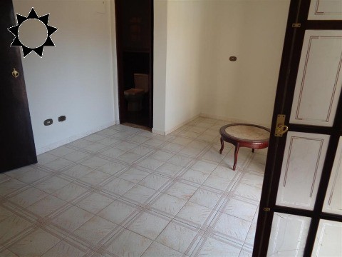 Casa para alugar com 3 quartos, 200m² - Foto 17