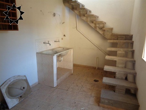 Casa para alugar com 3 quartos, 200m² - Foto 23