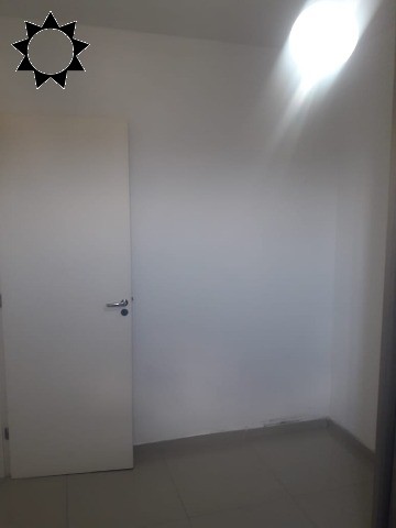 Apartamento à venda com 3 quartos, 80m² - Foto 2