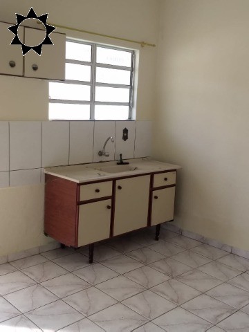 Casa à venda com 2 quartos, 250m² - Foto 1