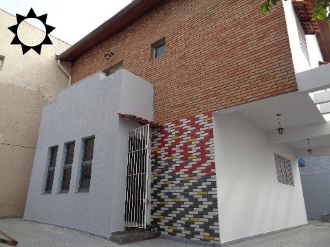 Casa à venda com 3 quartos, 140m² - Foto 1