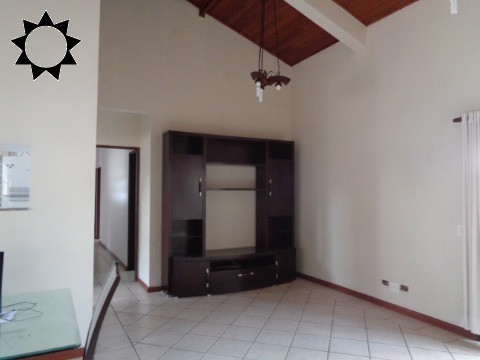 Casa à venda e aluguel com 3 quartos, 289m² - Foto 1