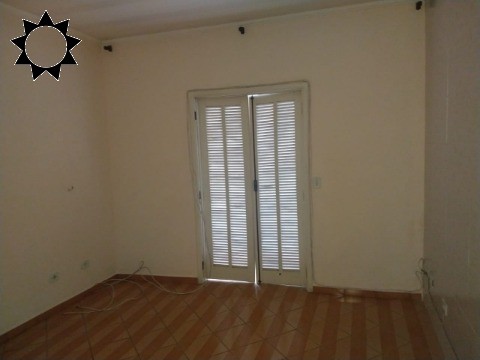 Casa à venda com 3 quartos, 240m² - Foto 2