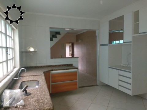 Casa à venda com 3 quartos, 240m² - Foto 11