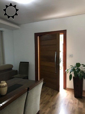 Casa à venda com 3 quartos, 200m² - Foto 3