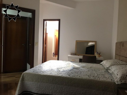 Casa à venda com 3 quartos, 200m² - Foto 17