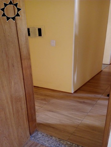 Apartamento à venda com 3 quartos, 76m² - Foto 2