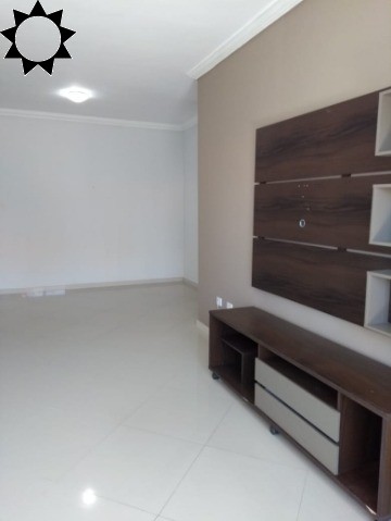 Apartamento à venda com 2 quartos, 85m² - Foto 1