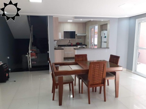 Casa à venda com 3 quartos, 126m² - Foto 1