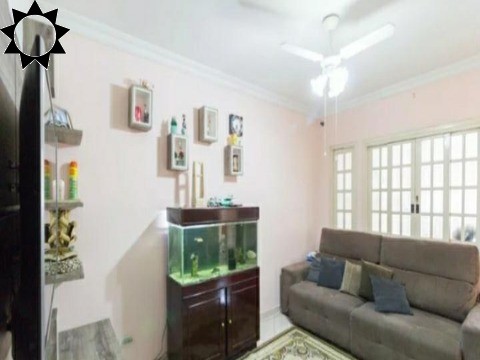 Casa à venda com 3 quartos, 95m² - Foto 1