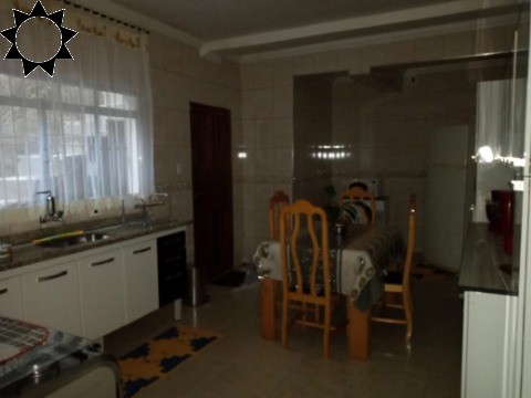 Casa à venda com 3 quartos, 200m² - Foto 17