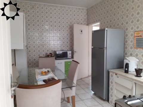 Casa à venda com 2 quartos, 80m² - Foto 1