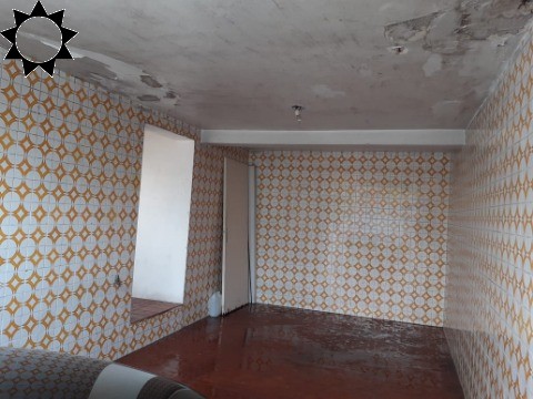 Casa à venda com 2 quartos, 80m² - Foto 3