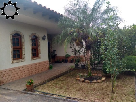 Casa à venda com 3 quartos, 240m² - Foto 2