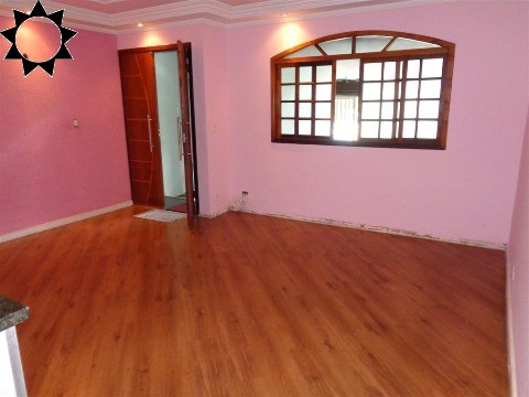 Casa à venda e aluguel com 3 quartos, 110m² - Foto 1