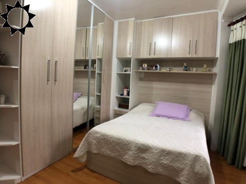 Casa à venda com 5 quartos, 247m² - Foto 2