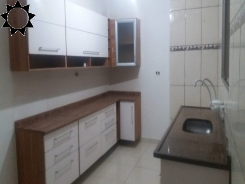 Casa à venda com 5 quartos, 200m² - Foto 1