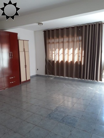 Casa à venda com 2 quartos, 247m² - Foto 1