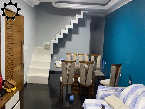 Casa à venda com 4 quartos, 125m² - Foto 1