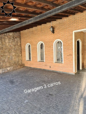 Casa à venda com 3 quartos, 236m² - Foto 2