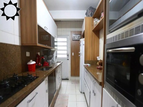 Casa à venda com 3 quartos, 250m² - Foto 1