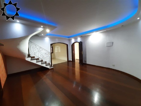 Casa à venda com 3 quartos, 126m² - Foto 1