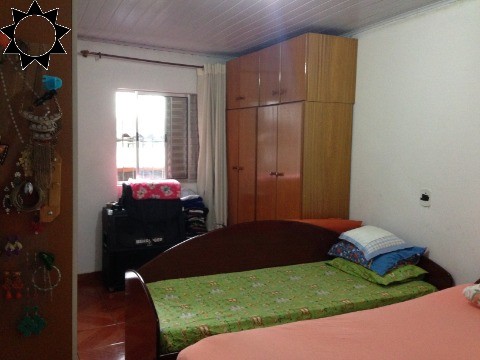 Casa à venda com 2 quartos, 200m² - Foto 2