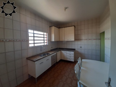 Casa à venda com 2 quartos, 86m² - Foto 4