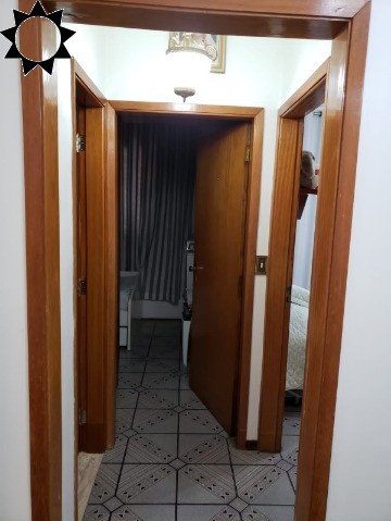 Casa à venda com 3 quartos, 200m² - Foto 2