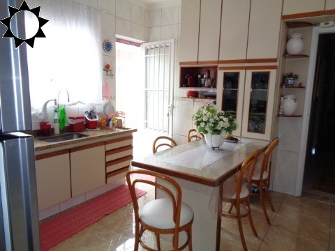 Casa à venda com 3 quartos, 150m² - Foto 8