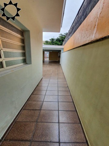 Casa à venda com 4 quartos, 180m² - Foto 3