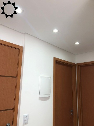 Apartamento à venda com 1 quarto, 37m² - Foto 2