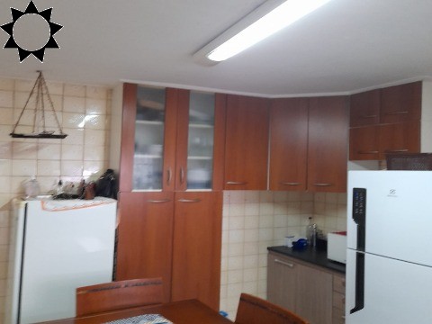 Casa à venda com 2 quartos, 120m² - Foto 1