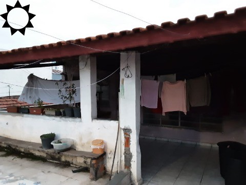 Casa à venda com 5 quartos, 250m² - Foto 1