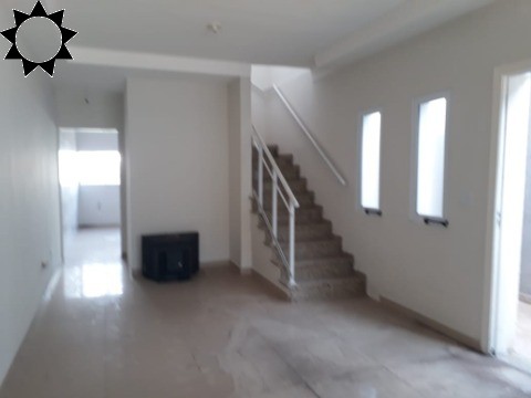 Casa à venda com 3 quartos, 155m² - Foto 1