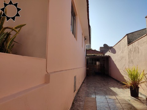 Casa à venda e aluguel com 3 quartos, 270m² - Foto 10