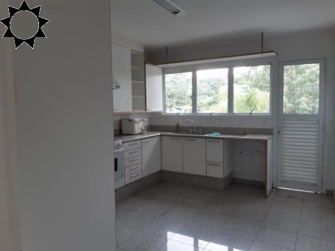 Casa para alugar com 4 quartos, 700m² - Foto 15