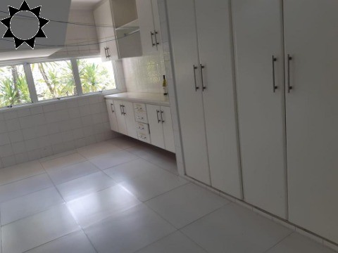 Casa para alugar com 4 quartos, 700m² - Foto 3