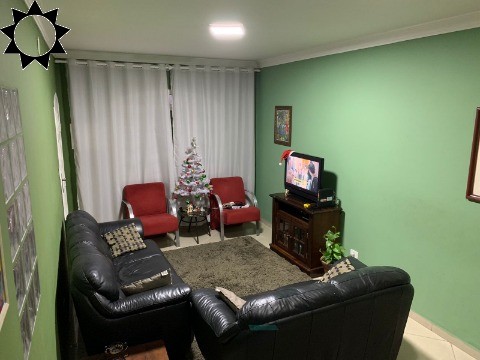 Casa à venda com 3 quartos, 125m² - Foto 1