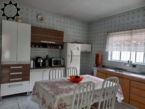 Casa à venda com 5 quartos, 150m² - Foto 1