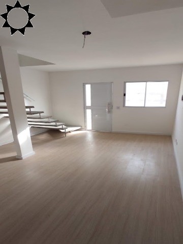 Casa à venda com 2 quartos, 60m² - Foto 2