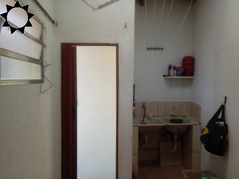 Casa à venda com 3 quartos, 99m² - Foto 9