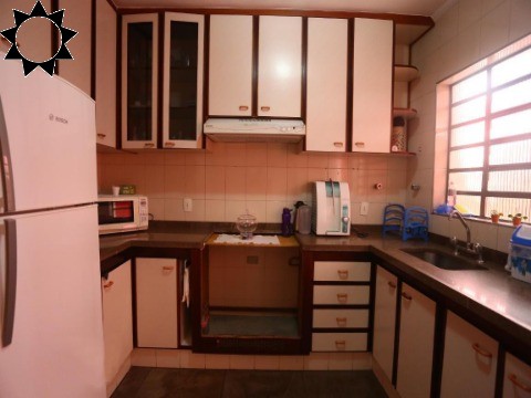 Casa à venda e aluguel com 3 quartos, 171m² - Foto 4