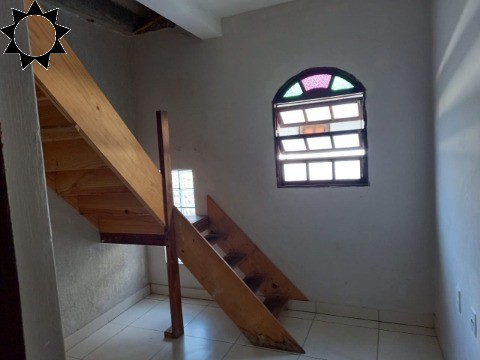 Casa à venda com 5 quartos, 200m² - Foto 9