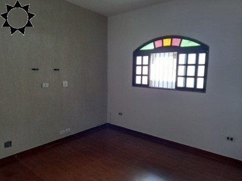 Casa à venda com 5 quartos, 200m² - Foto 11