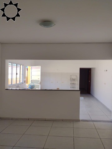 Casa à venda com 2 quartos, 120m² - Foto 1