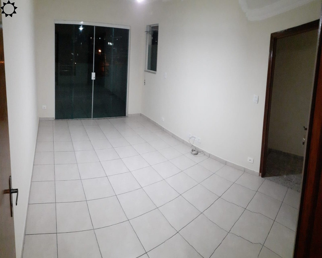 Casa à venda com 3 quartos, 179m² - Foto 1