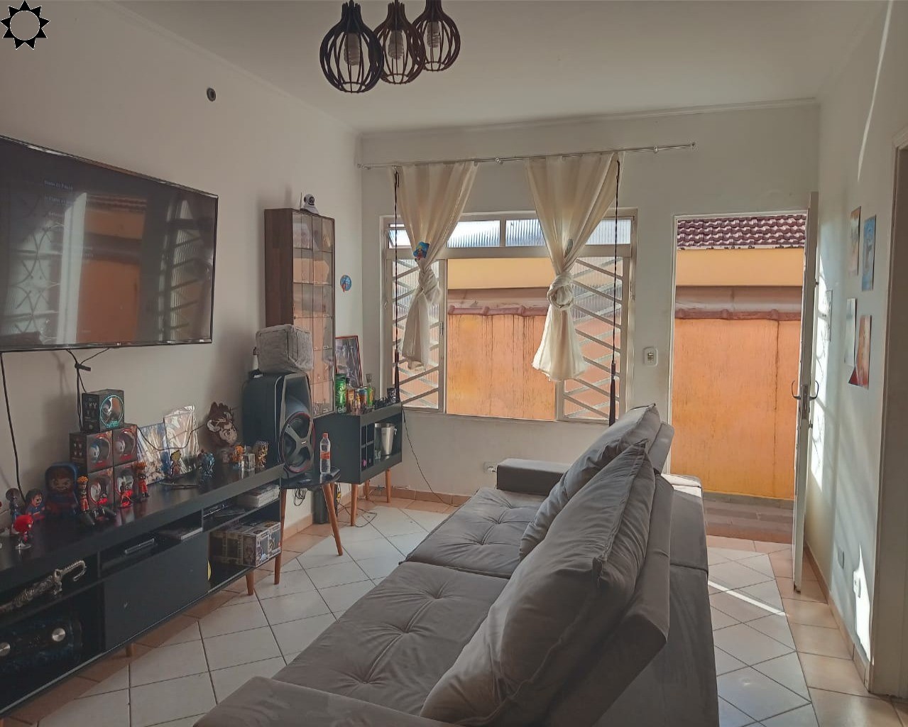 Casa à venda com 2 quartos, 188m² - Foto 1