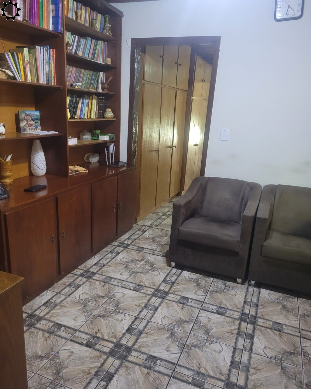 Casa à venda com 2 quartos, 141m² - Foto 1