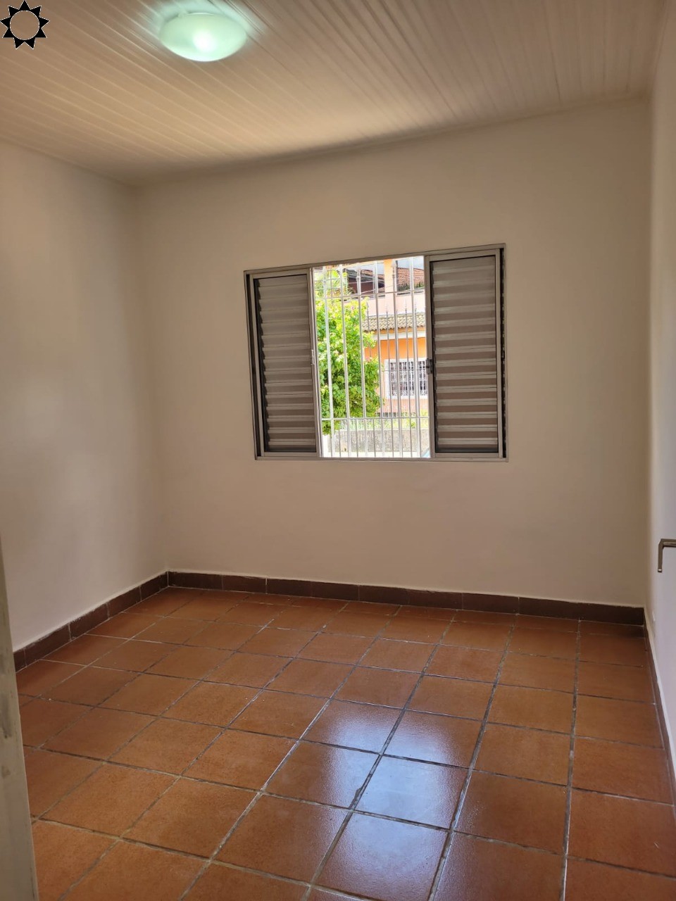 Casa à venda com 2 quartos, 250m² - Foto 3